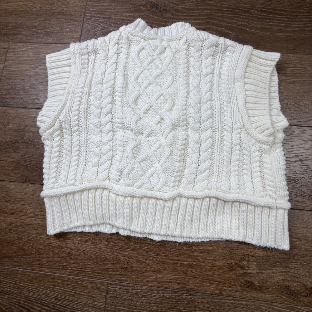 Marled Cream Cropped Sweater Vest Textured Size M Warm Fall Winter - Picture 4 of 9